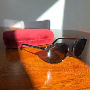 Gucci Black Metal Oval Sunglasses